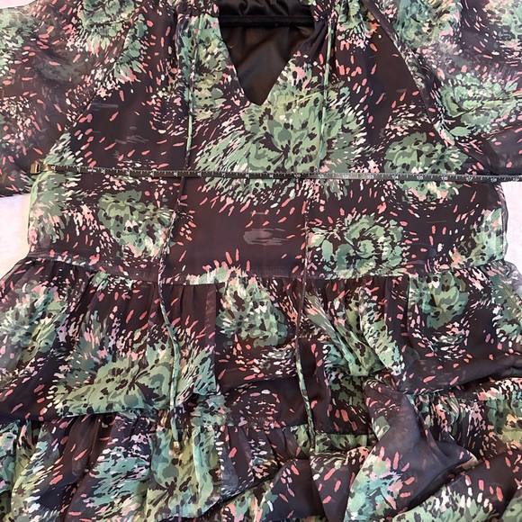 Sheer Boutique Flowy Floral Green Dress size medium - Picture 8 of 12